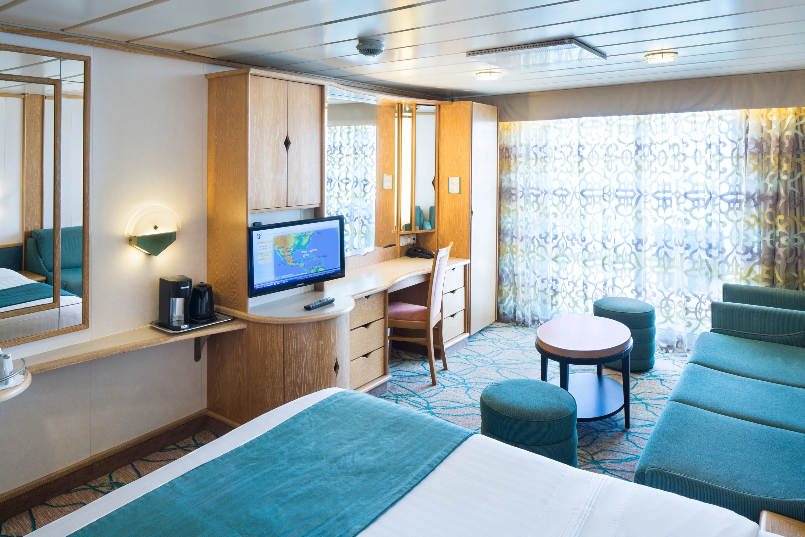 Junior Suite with Balcony Cat. JS (Aft) - Room #8672 Deck 8 Aft Enchantment of the Seas - Royal Caribbean International