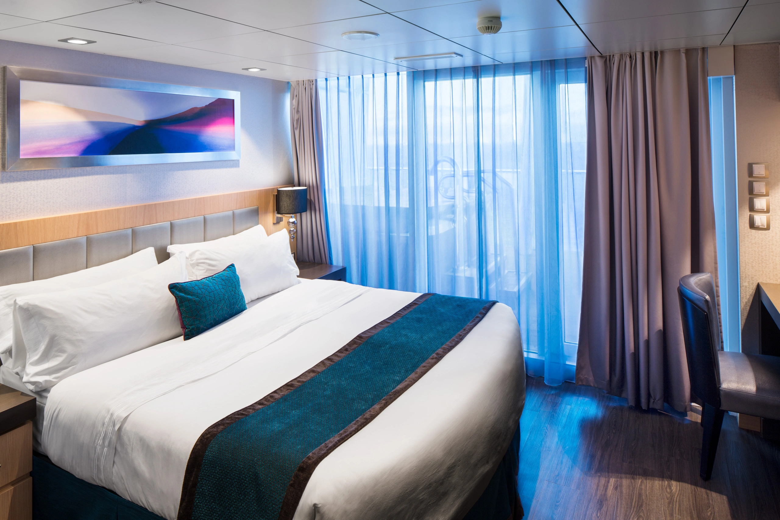 HM, Harmony of the Seas, Royal Loft Suite Cat. RL - Guest Bedroom - Room #1744 Deck 17 Midship Starboard