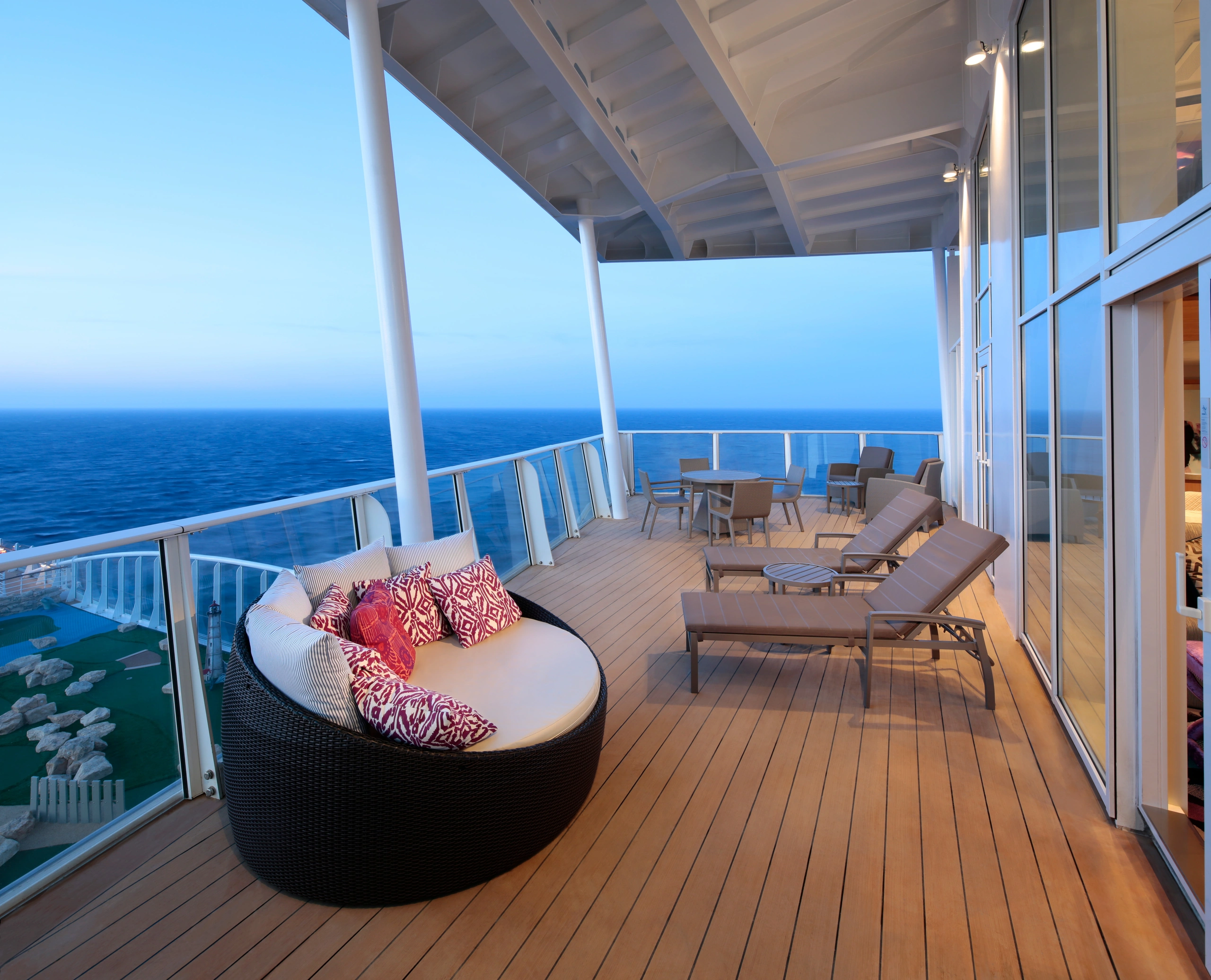 Sky Loft Suite w/Balcony Cat. SL - Balcony - Room #1724 Deck 17 Midship Portside Harmony of the Seas - Royal Caribbean International
