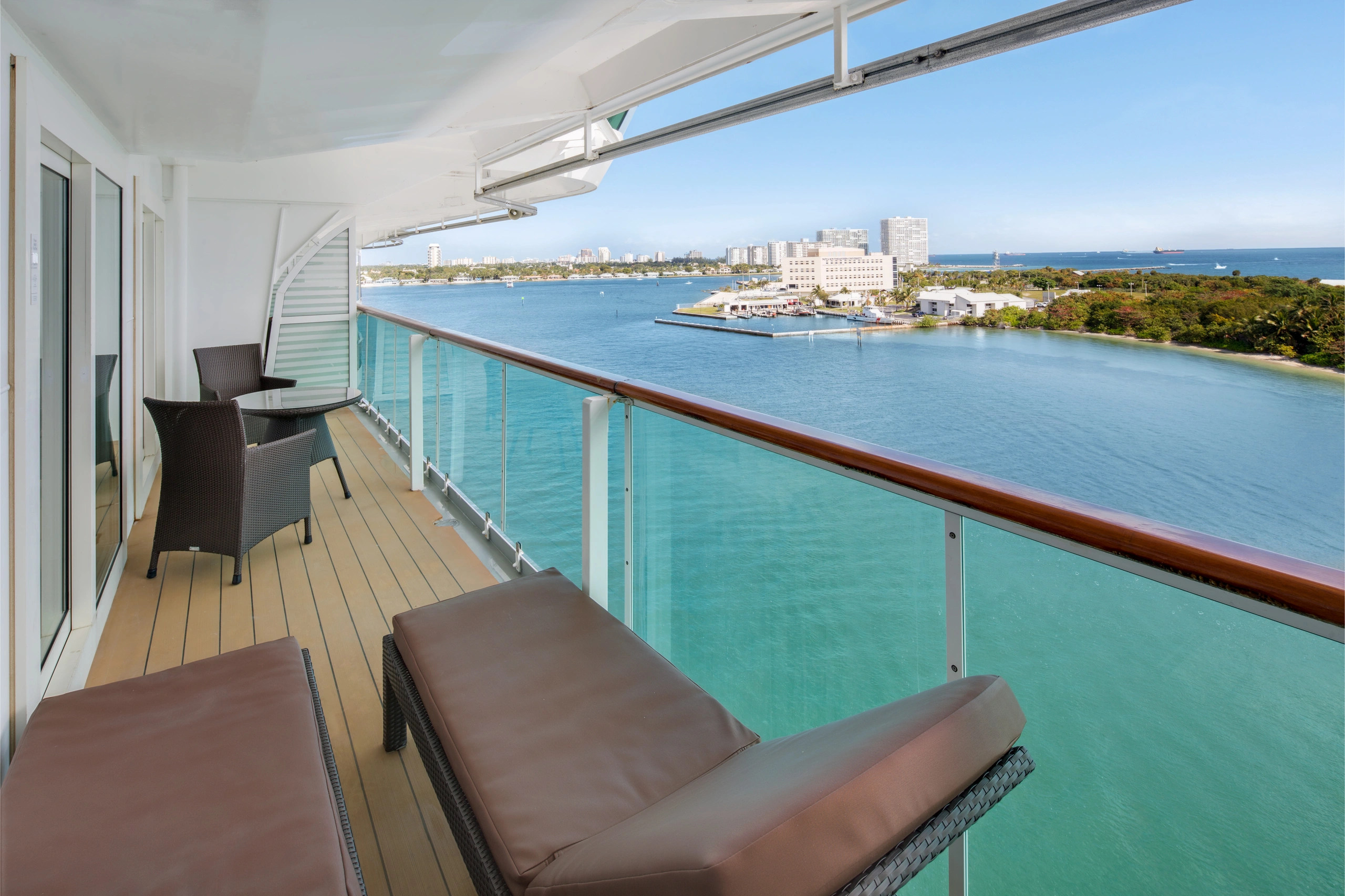 SR, Serenade of the Seas, Owner's Suite w/Balcony Cat. OS - Balcony - Room #1568 Deck 10 Aft Starboard