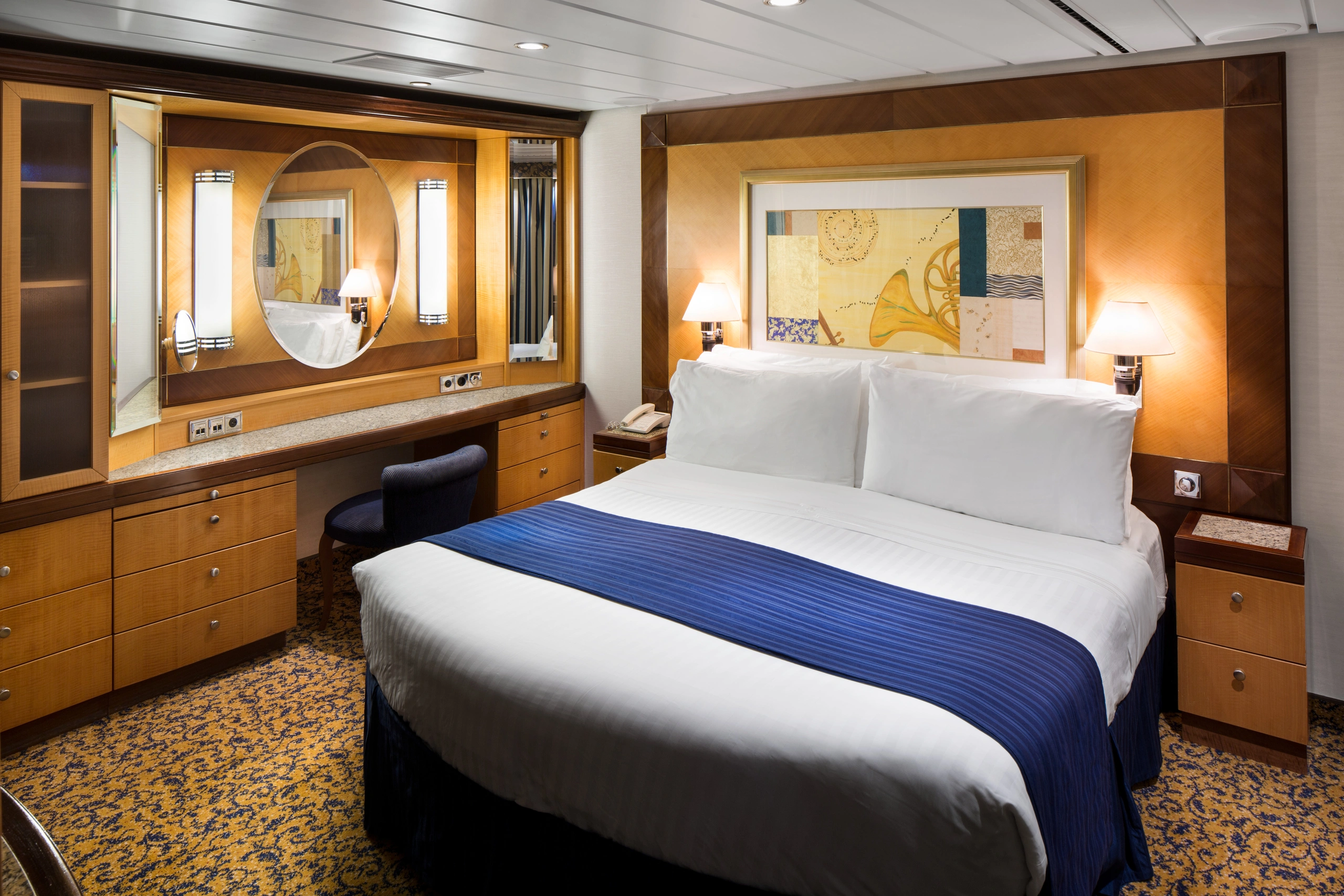 SR, Serenade of the Seas, Owner's Suite w/Balcony Cat. OS - Bedroom - Room #1562 Deck 10 Aft Starboard